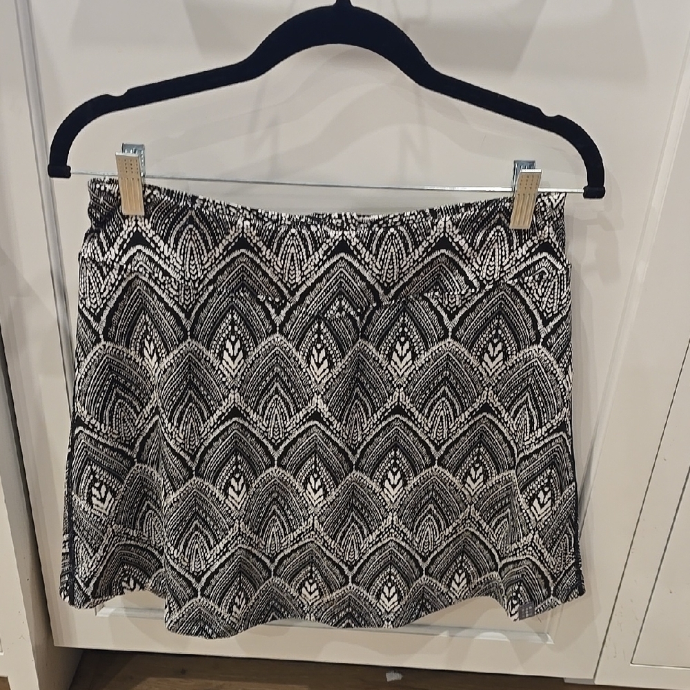 Title Nine Black And White Skort Size M